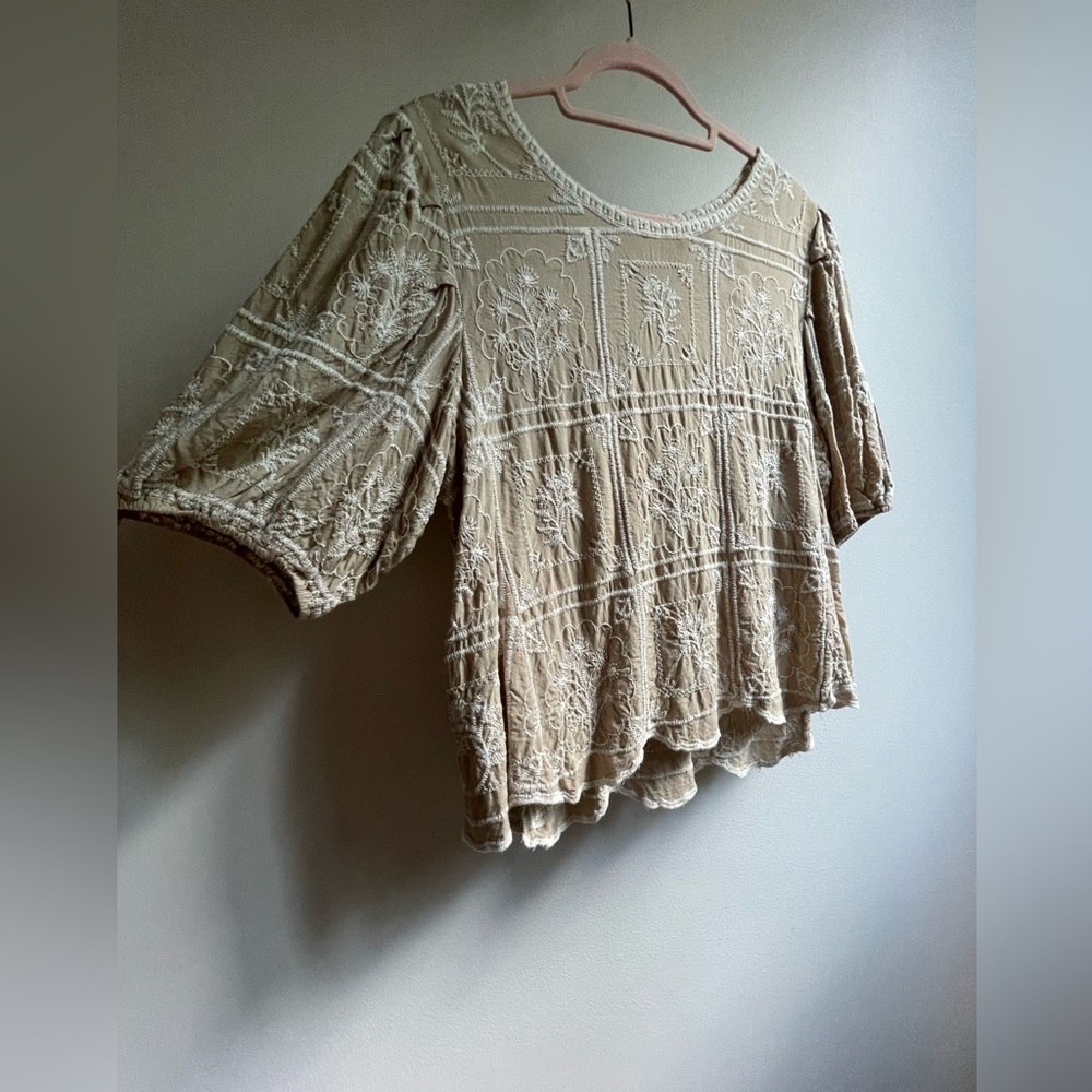 Solitaire Women’s Floral Embroidered Top Size XL